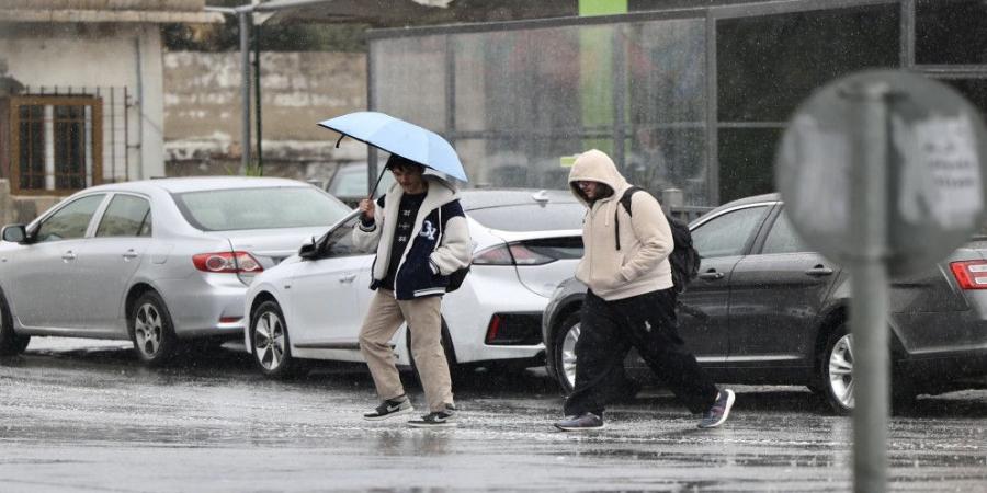 المدارس وجامعات تبدأ دوامها عند الساعة 10 صباحا بسبب الظروف الجوية السائدة - اخبارك الان