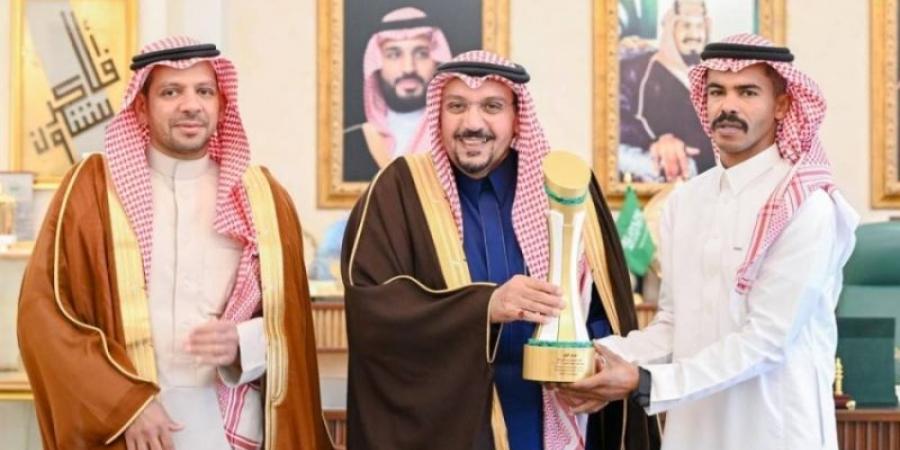 أمير القصيم يستقبل الفارس محمد الدهام ويشيد بإنجازه في تحدي الخيالة العالمي بكأس السعودية - اخبارك الان