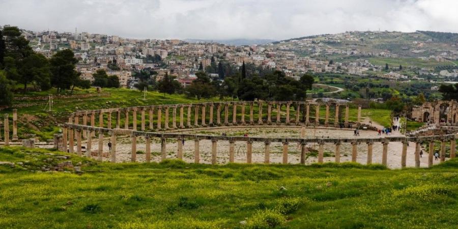 محافظ جرش يوجه بتوحيد اللجان الرقابية خلال شهر رمضان  - اخبارك الان